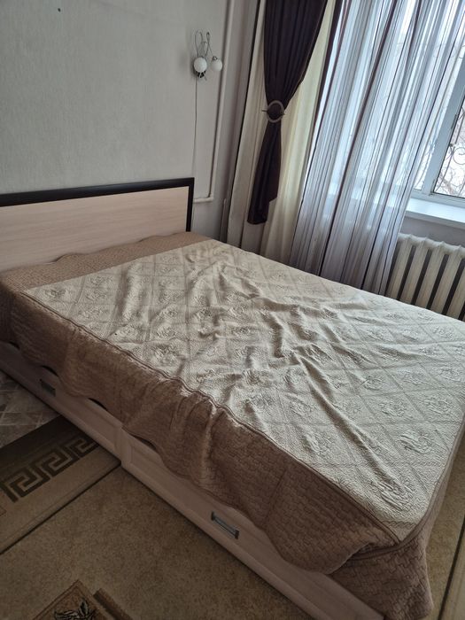 Продам спальный гарнитур