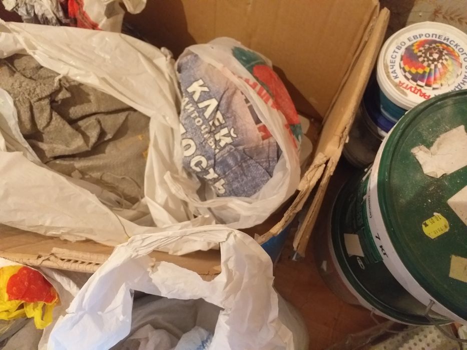 Продам клей плиточный, песок,и т.д