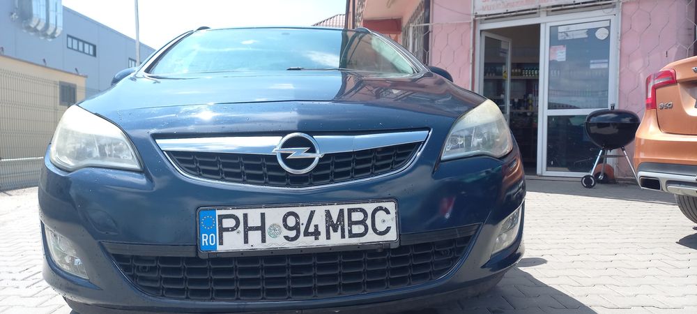 Vând Astra J Sport Tourer EcoFlex