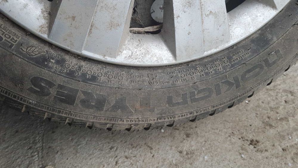 Vand 4 jante cu cauciucuri de iarna M+S ca noi