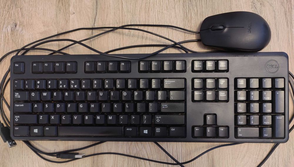 Dell Optiplex 7020 SFF + Monitor + Tastatura si mouse Dell