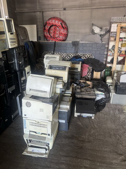 Продам б/у оргтехнику старую