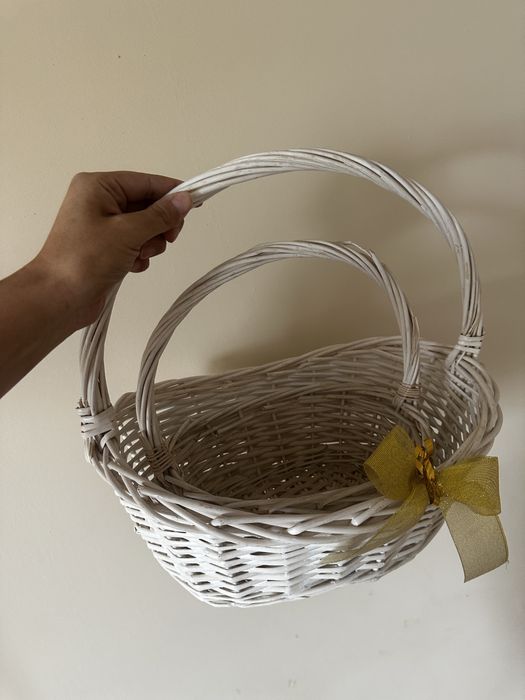 Продаю белые корзины