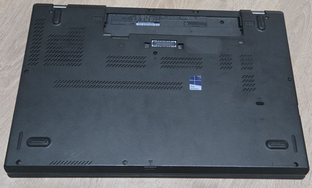 Laptop Lenovo T560 i5 6300U 4gb RAM SSD