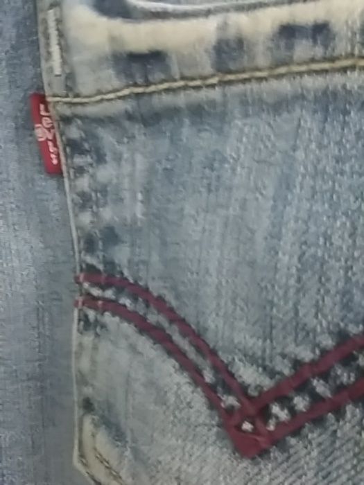LEVIS нови оригинални дамски дънки размер W26 L34