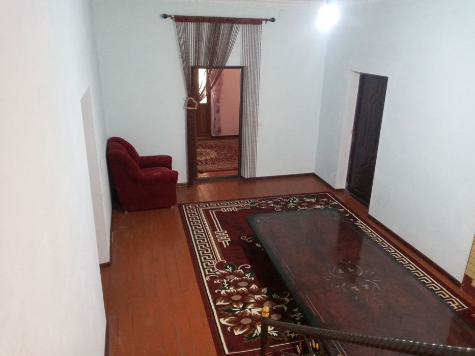 Uy sotiladi 6 sotix issiqxonasi bilan