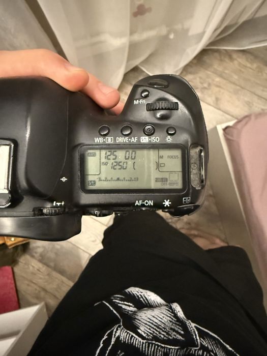 Продам Canon EOS 5D Mark IV + Godox V850 II + 3 АКБ