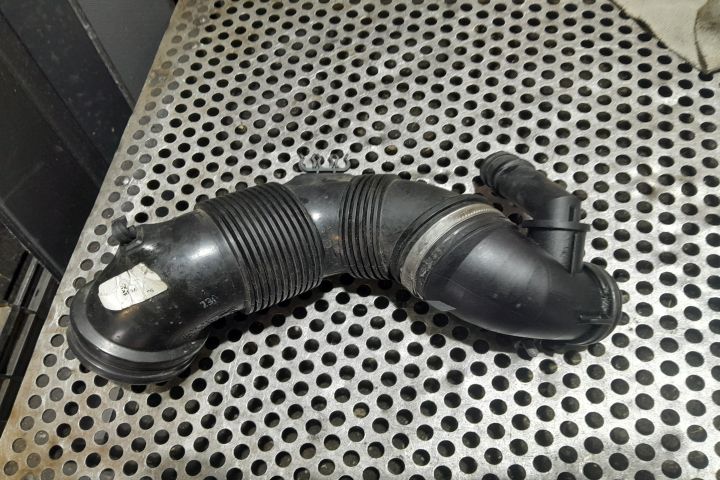 Furtun admisie 5Q0129654G 5Q0129654G Seat Ibiza a 5-a generatie KJ