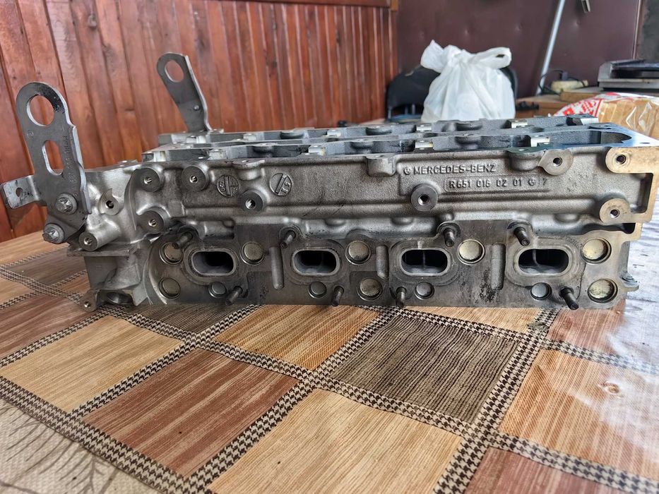 Глава за mercedes 220cdi 170 коня 651