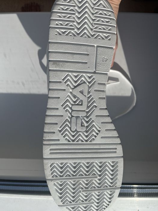 Кроссовки продам