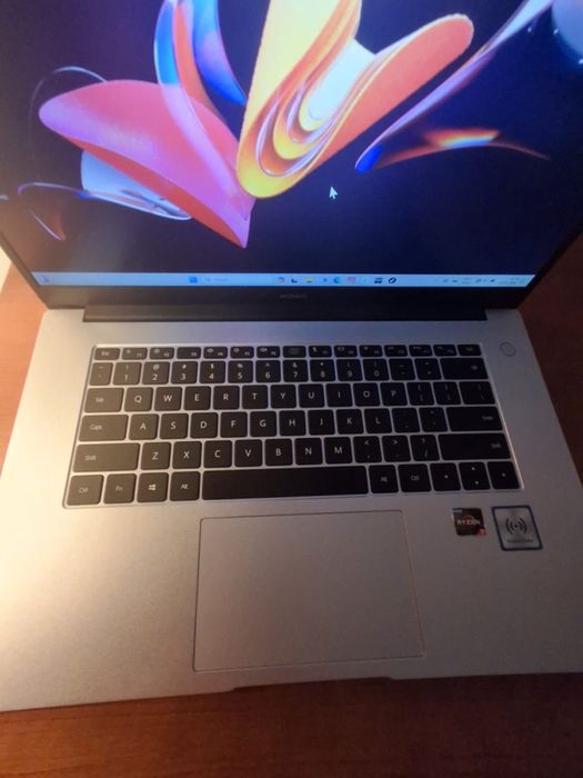 Vand leptop Huawei MateBook D 15 -AMD Ryzen 7 / 8 GB  Ram / SSD 512 GB / Windows 11