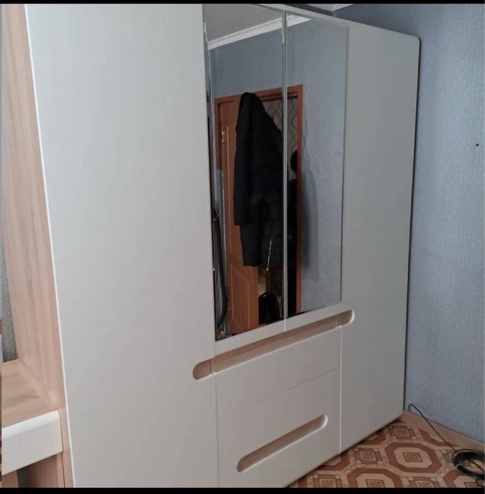 Продам спальный гарнитур