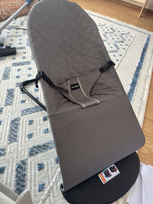 Продам шезлонг 2500