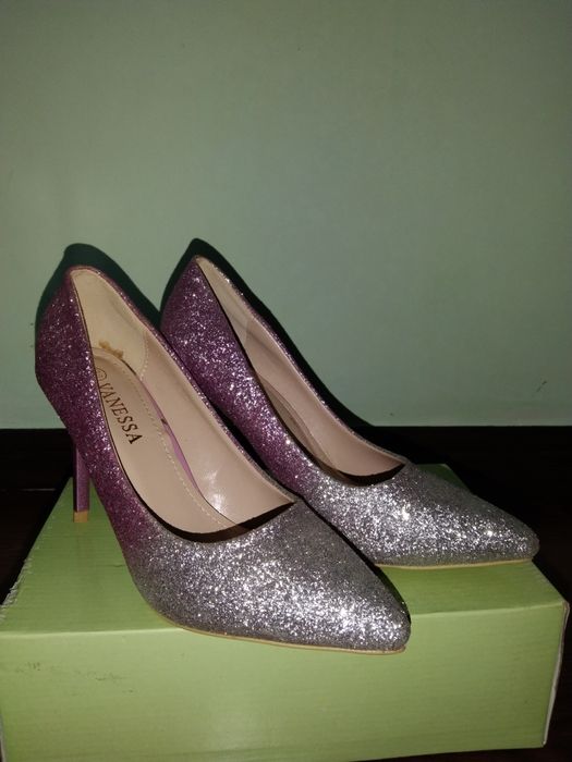 Jenskiy ayaq kiyimler