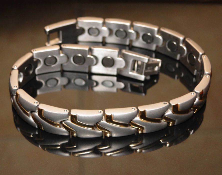 Bratara magnetica suflata cu aur