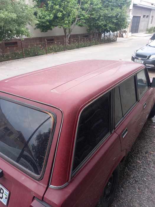 Jiguli VAZ 2104 Qizil