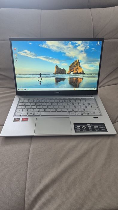 Vând laptop Acer Swift 3