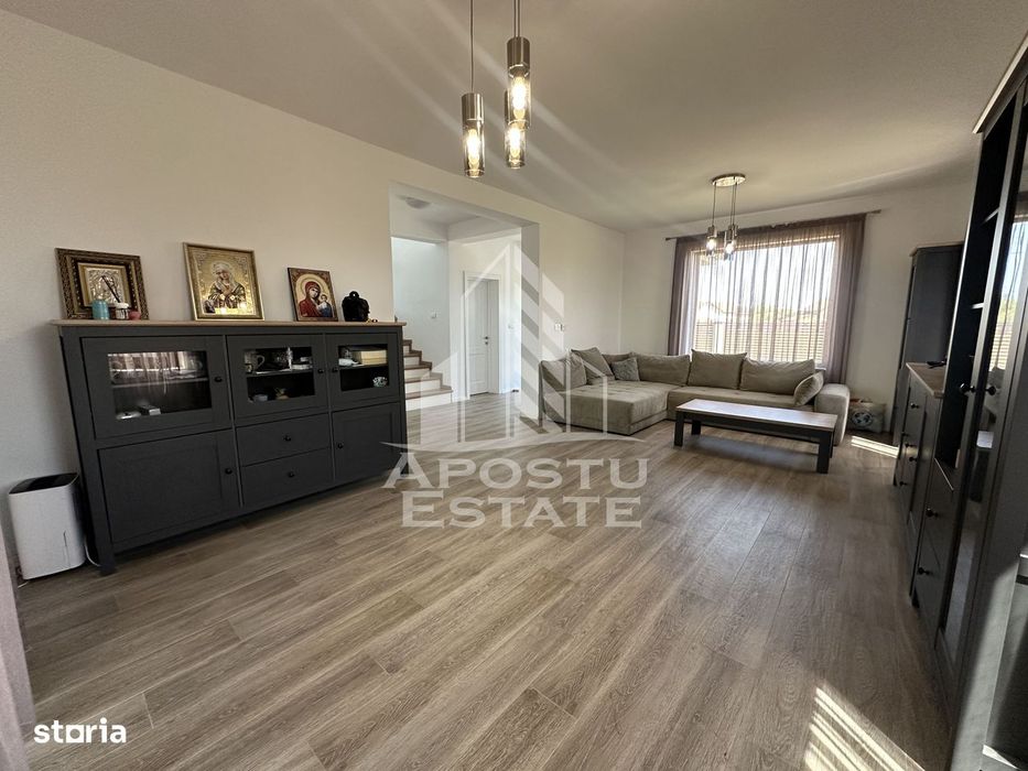 Casa individuala cu 4 camere si 3 bai mobilata si utilata in Giroc.