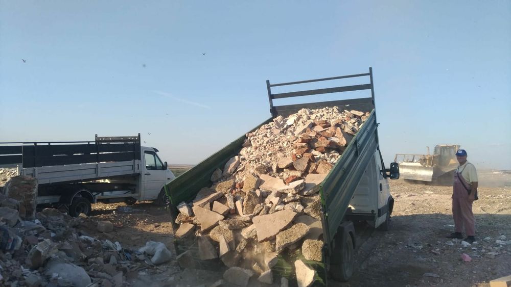 Transport moloz, nisip, pietriș, pământ, lemn.