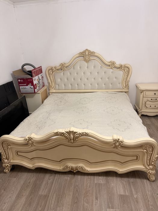 Продам спальный гарнитур