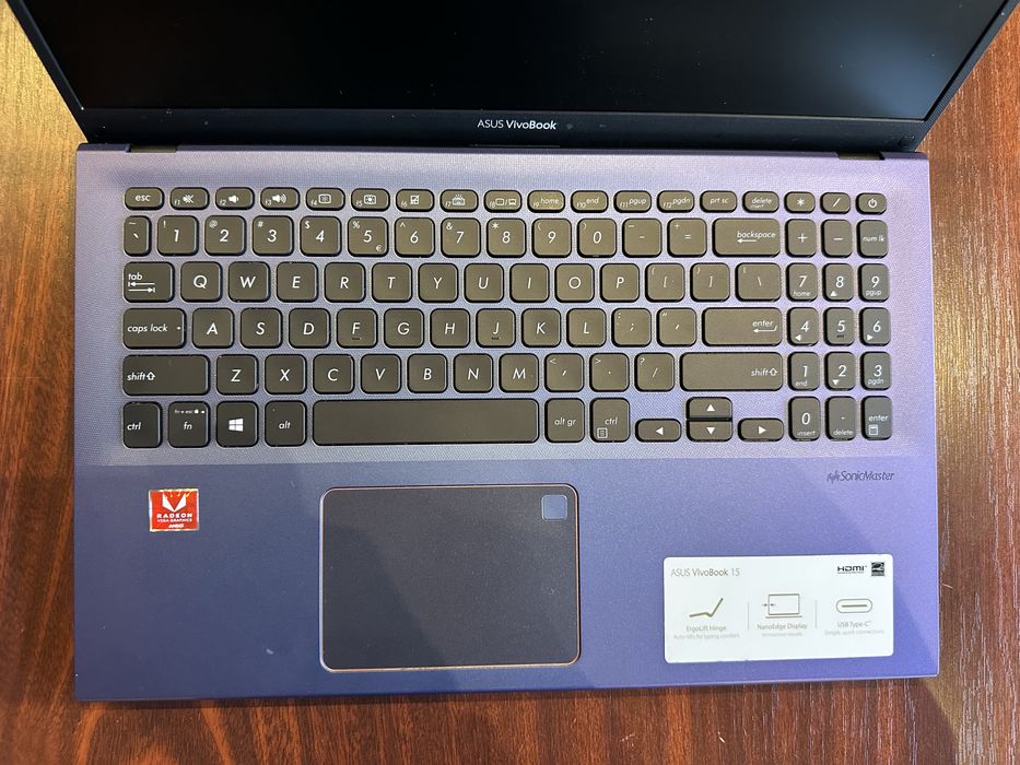 Vand Laptop Asus VivoBook