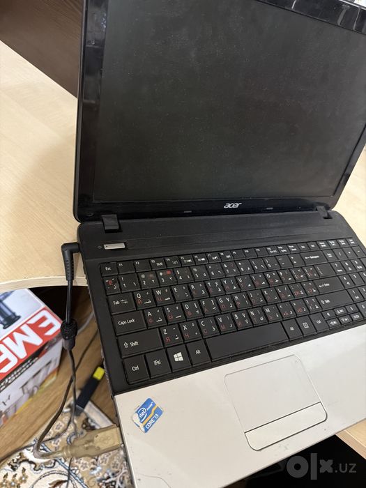 Ноутбук Acer TravelMate P253 / Core i3 / 4 ГБ ОЗУ