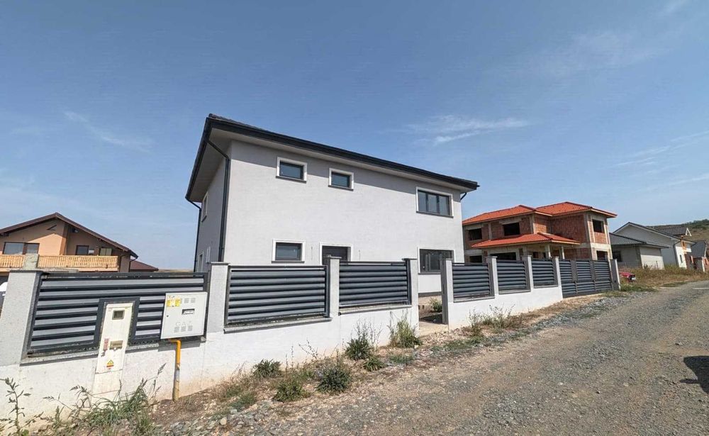Casă unifamilială 177,5 mp utili, semifinisată – Teren 490 mp, Jucu de Sus (Construită pentru uz personal)