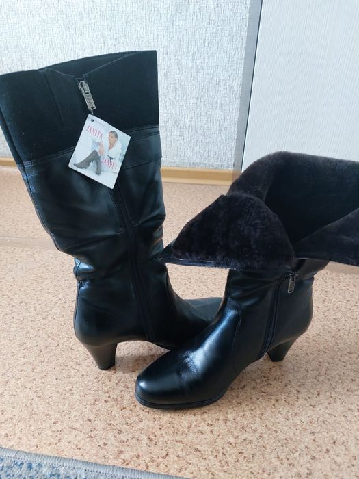 Продам женские сапоги