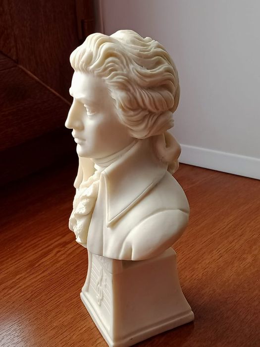 Продам статуэтку