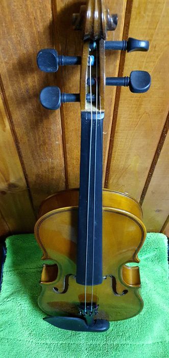 Инструмент подходящ за начинаещи или декорация или играчка