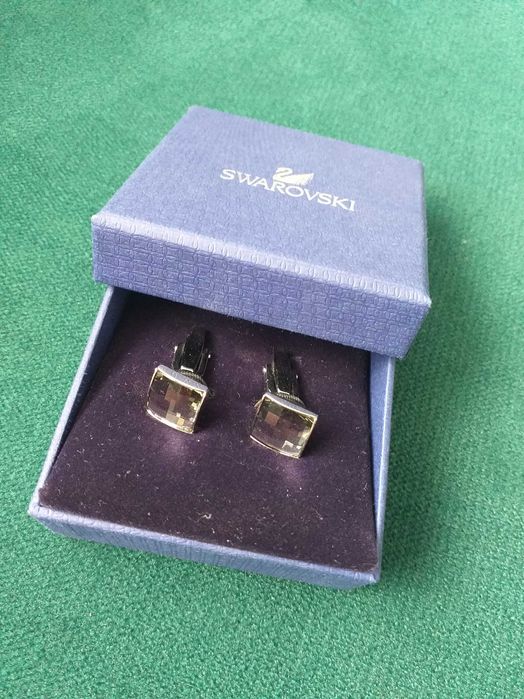 Butoni swarovski + butoni clasici! 350 lei