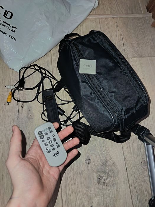 Продам японскую видеокамеру JVC Everio