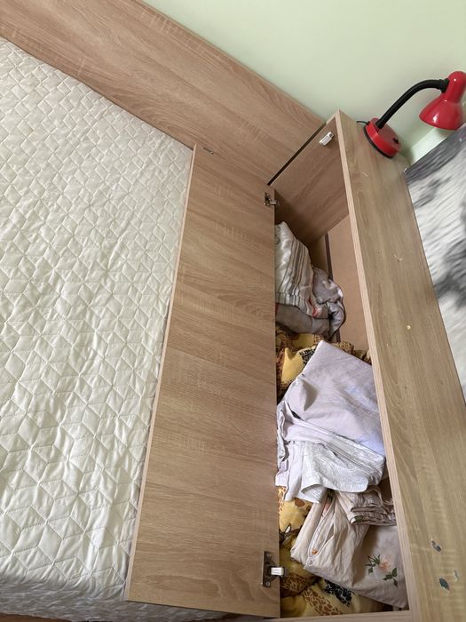 Легло с ракла и повдигащ механизъм