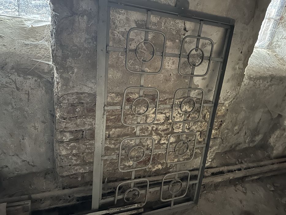 Gratii fier  usa /geam