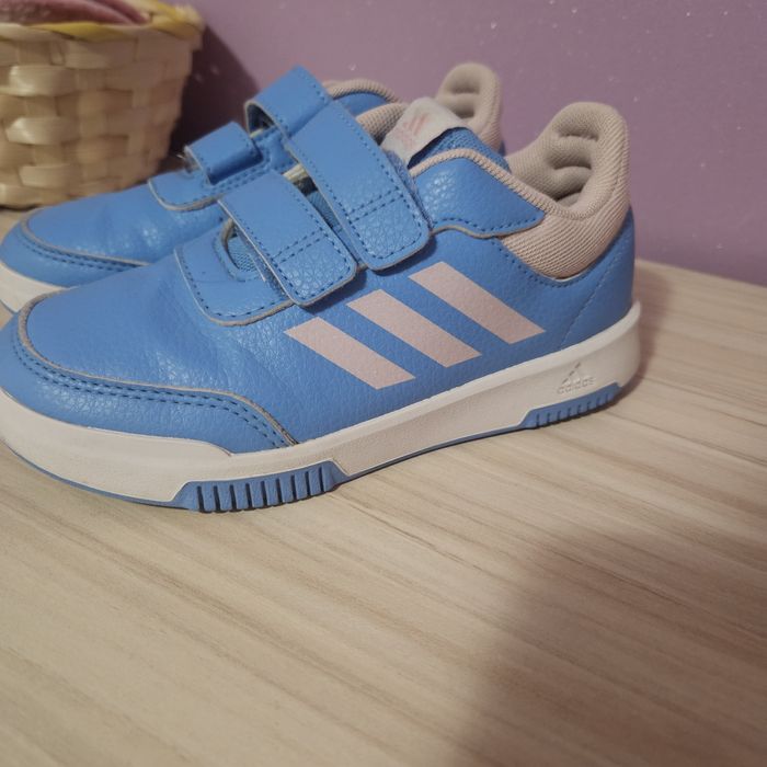 Маратонки адидас