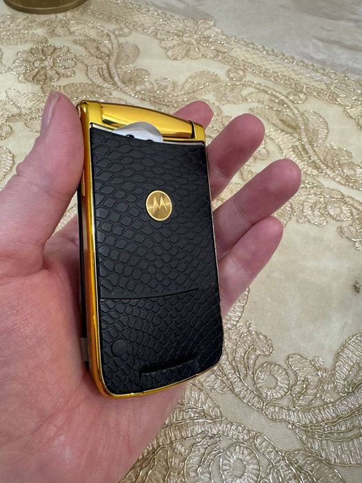 Новый Motorola Razr V8 Оригинал 1Сим Гарантия есть Мощный АППАРАТ