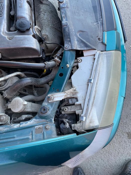 Продам Мазду 323