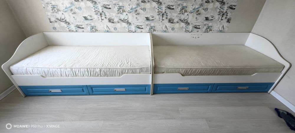 Две детские кровати за 10000.