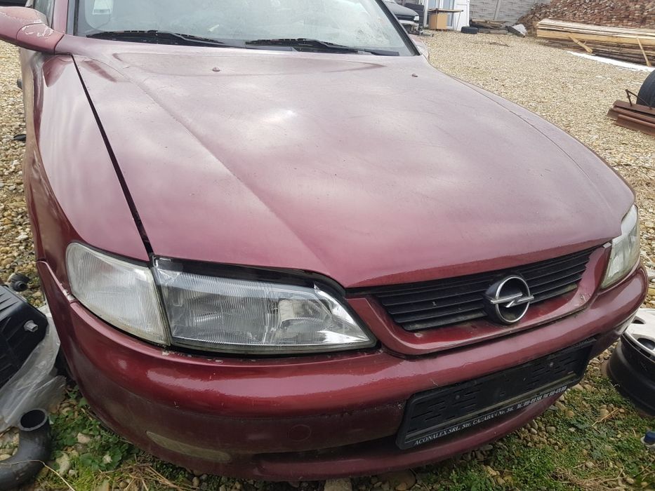 Dezmembrez opel vectra b 2.0 dizel din 2000