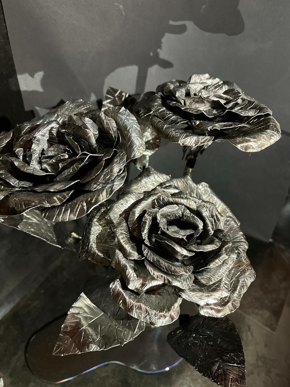 Кованые розы в вазе - Ритуальная композиция №2 (ручная ковка)