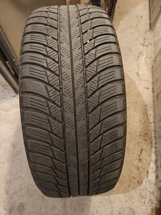 Зимни гуми Bridgestone 215 55 17