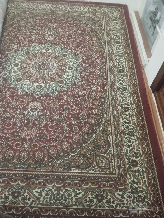 Chiroyli gilam zoʻr