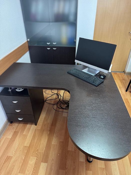 Офисный  мебель , стулья б/у