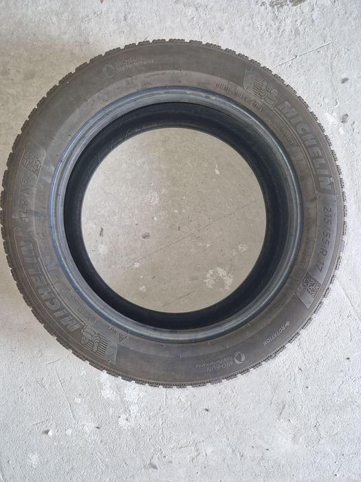 Vând set anvelope iarna Michelin 215/55/R17
