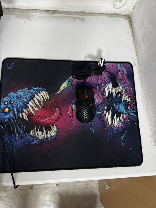 Клавиатура машка и коврик