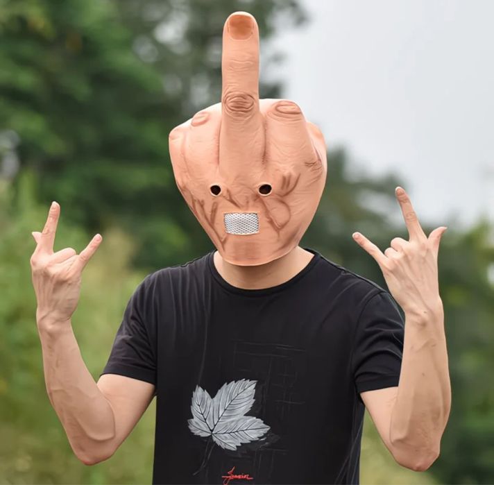 Карнавальные маски знаметиностей