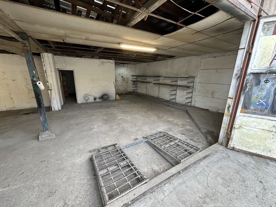 Дава се под наем Гараж / Паркомясто в София, Модерно предградие - 115 кв.м за 433.5 € - Снимка #4