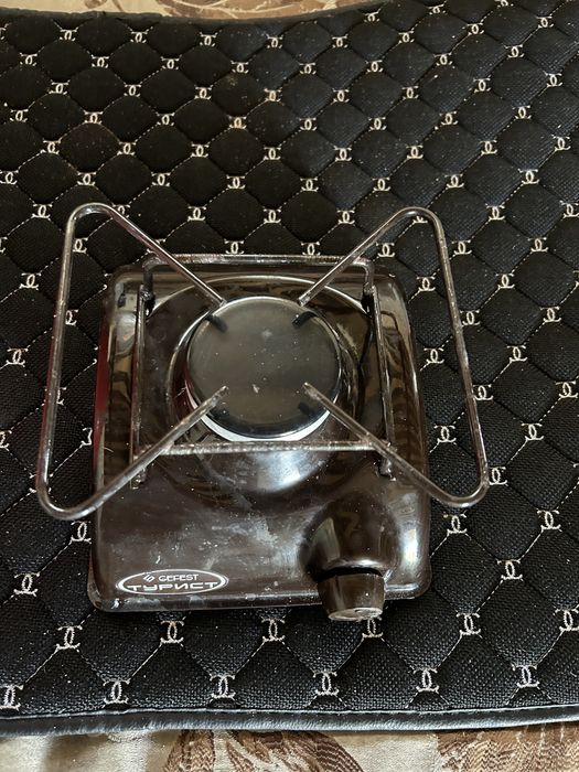 Продаю бочку ёмкост 1 тонник и столба деревянная