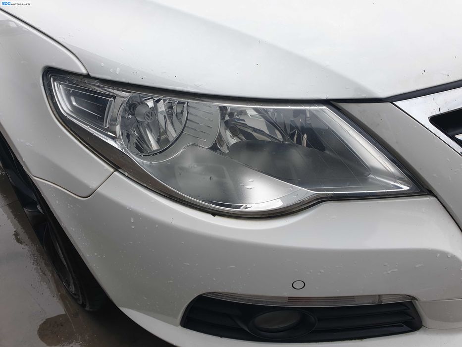 Far Faruri Dreapta cu Halogen Volkswagen Passat CC 2008 - 2012 [K9985]