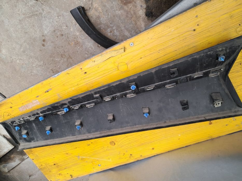 Лайсна врата  дясна Renault captur